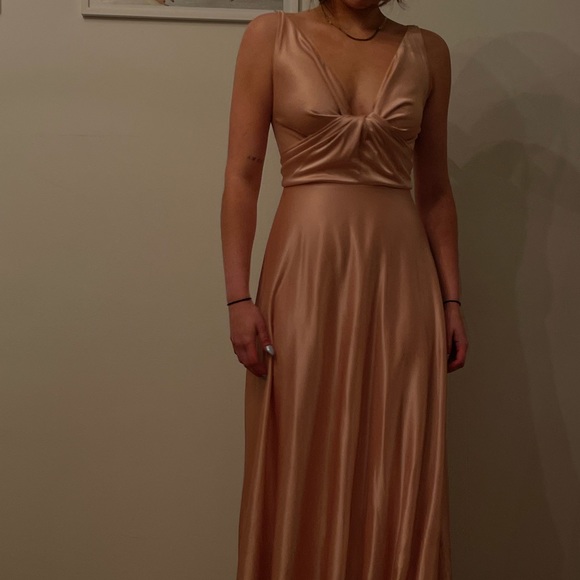 Mid-length dress - Picture 2 of 4